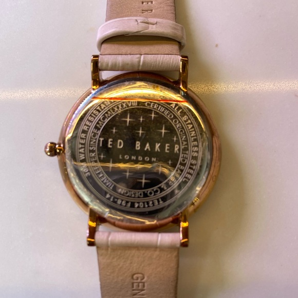 Ted Baker pink leather watch - Picture 2 of 7